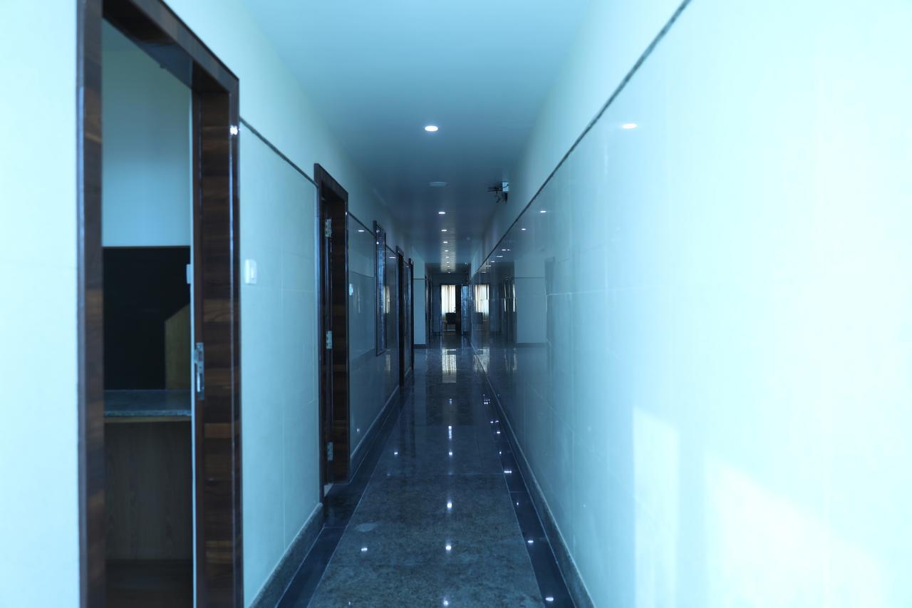 Hlv Grand Inn Bangalore Extérieur photo