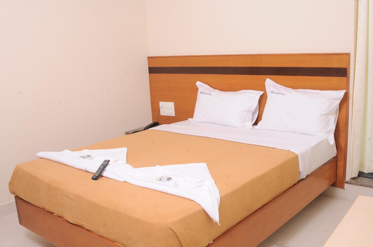 Hlv Grand Inn Bangalore Extérieur photo