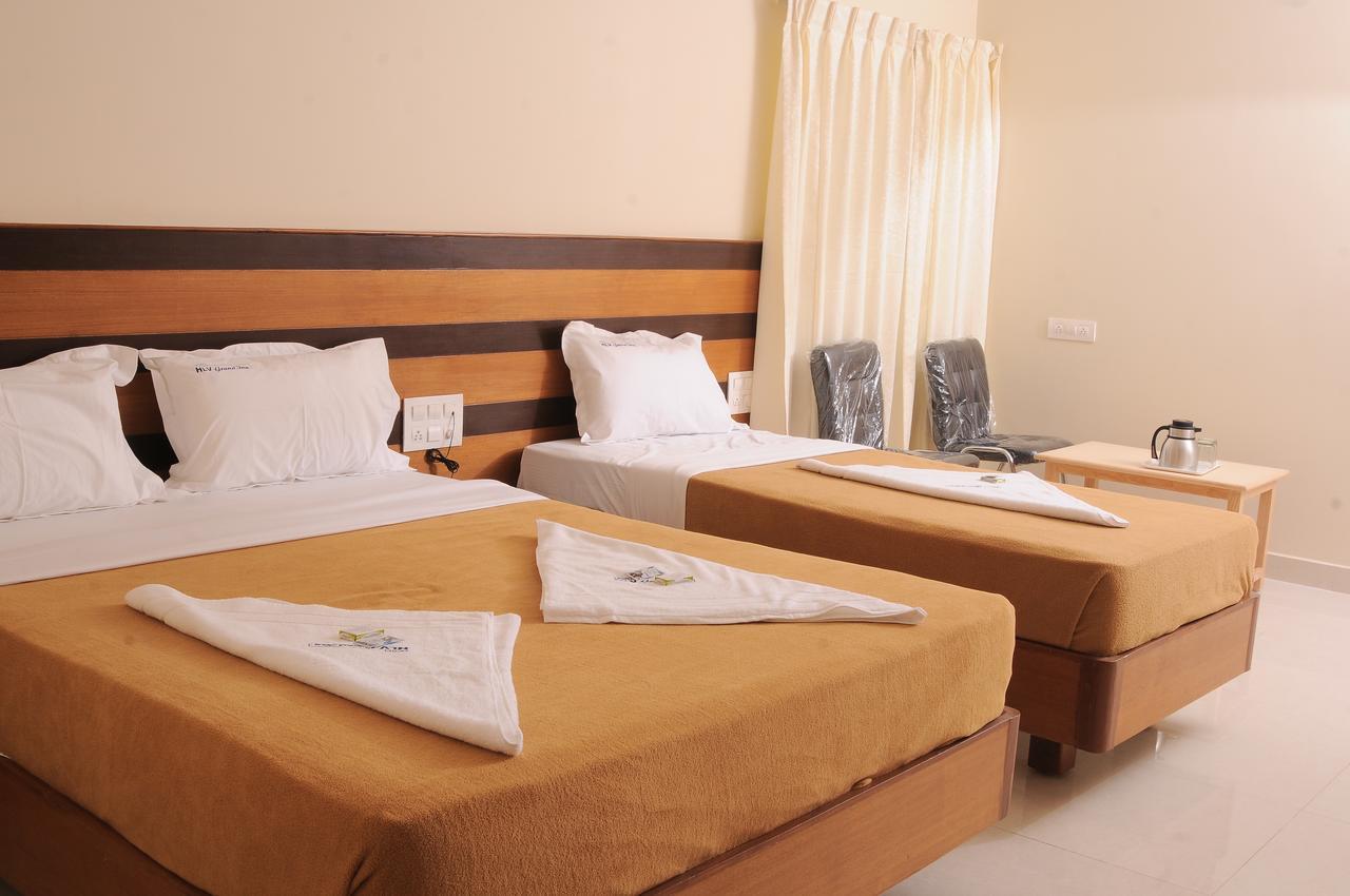 Hlv Grand Inn Bangalore Extérieur photo