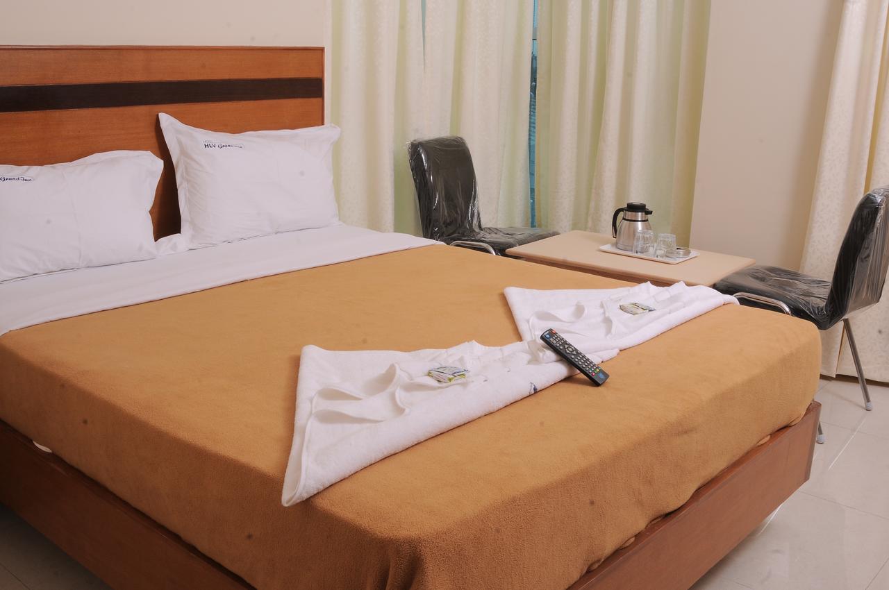 Hlv Grand Inn Bangalore Extérieur photo