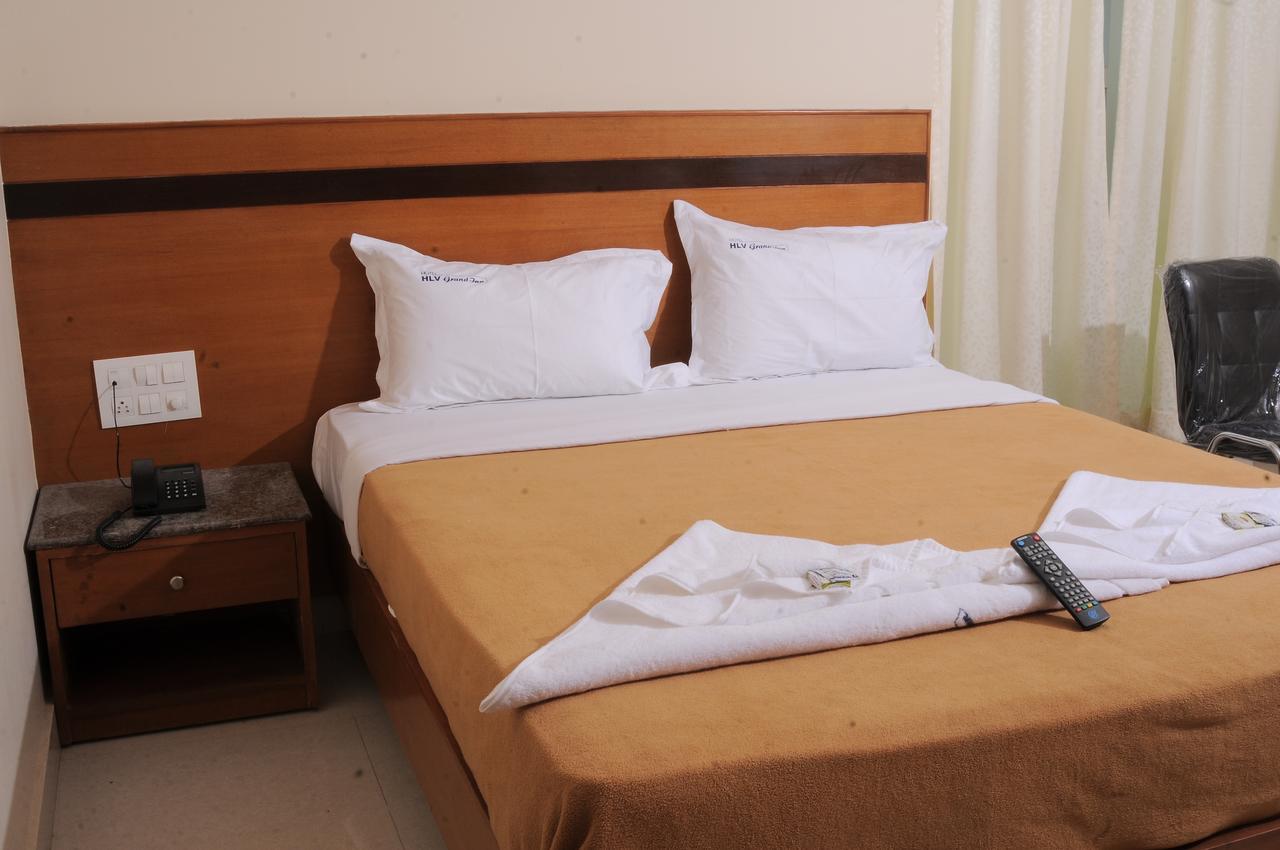 Hlv Grand Inn Bangalore Extérieur photo