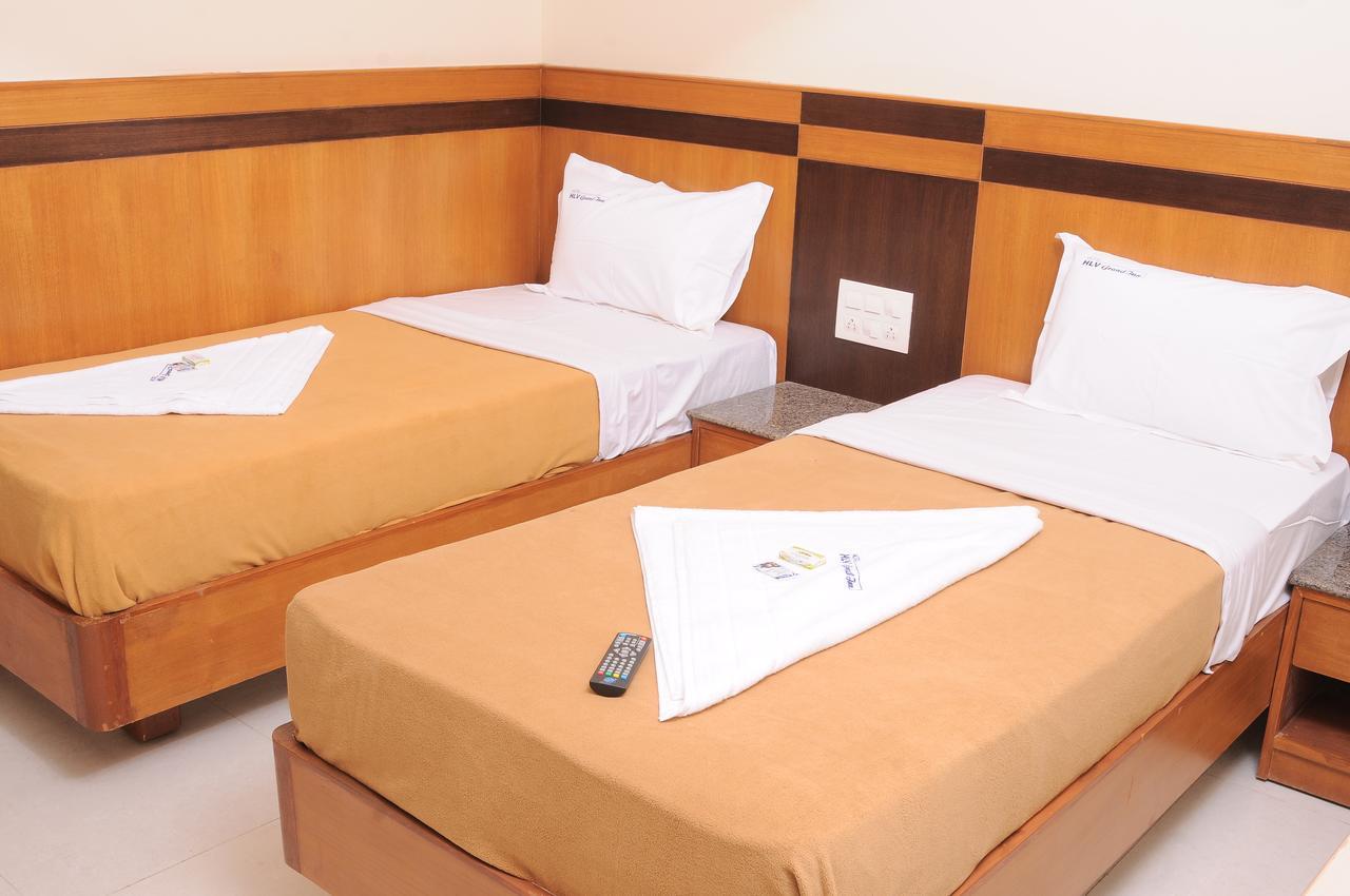 Hlv Grand Inn Bangalore Extérieur photo
