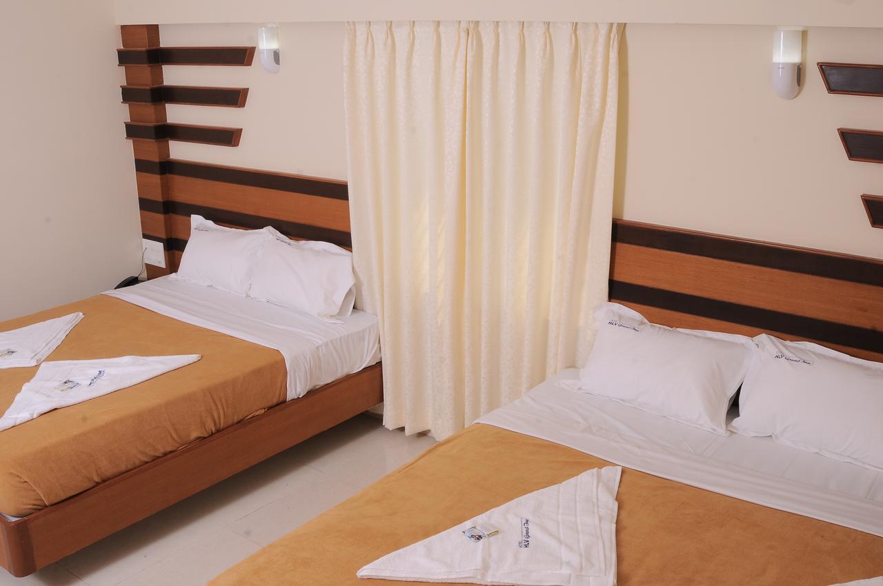 Hlv Grand Inn Bangalore Extérieur photo