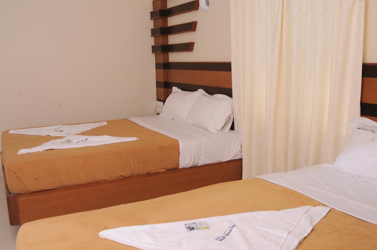 Hlv Grand Inn Bangalore Extérieur photo