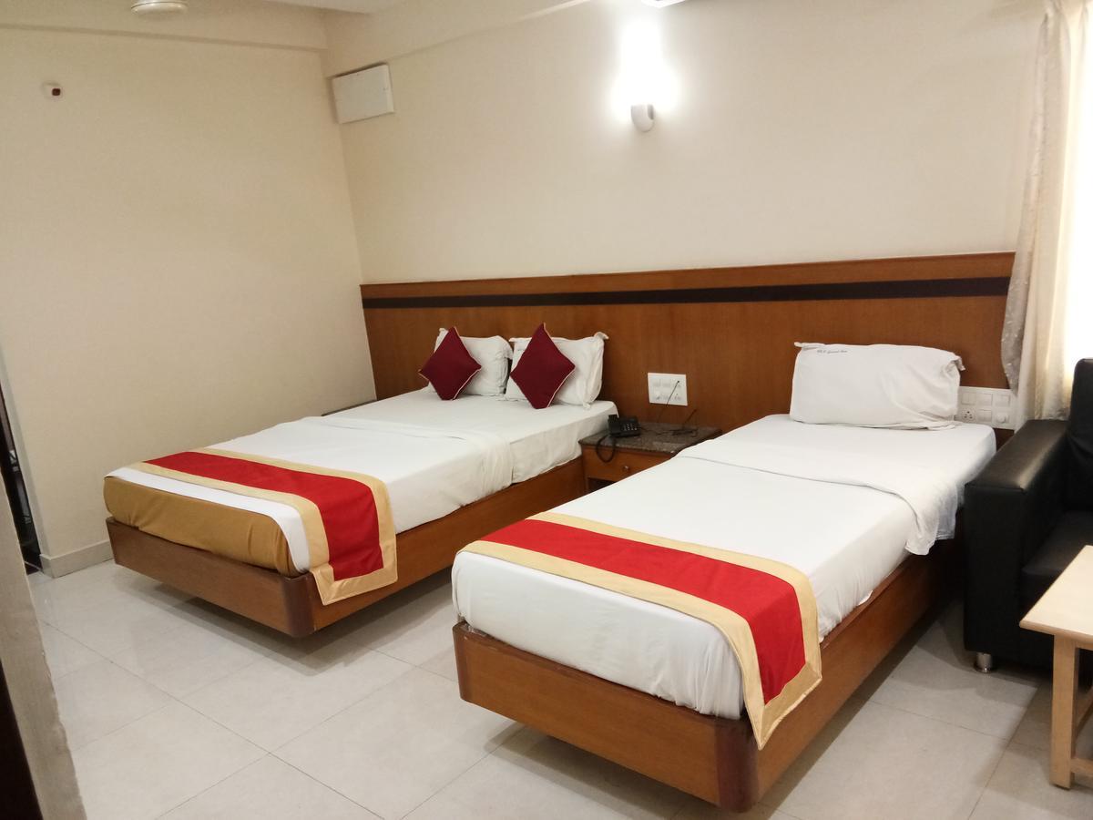 Hlv Grand Inn Bangalore Extérieur photo