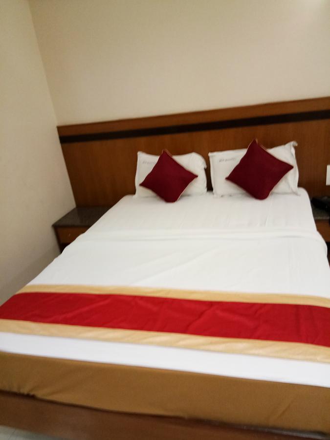 Hlv Grand Inn Bangalore Extérieur photo